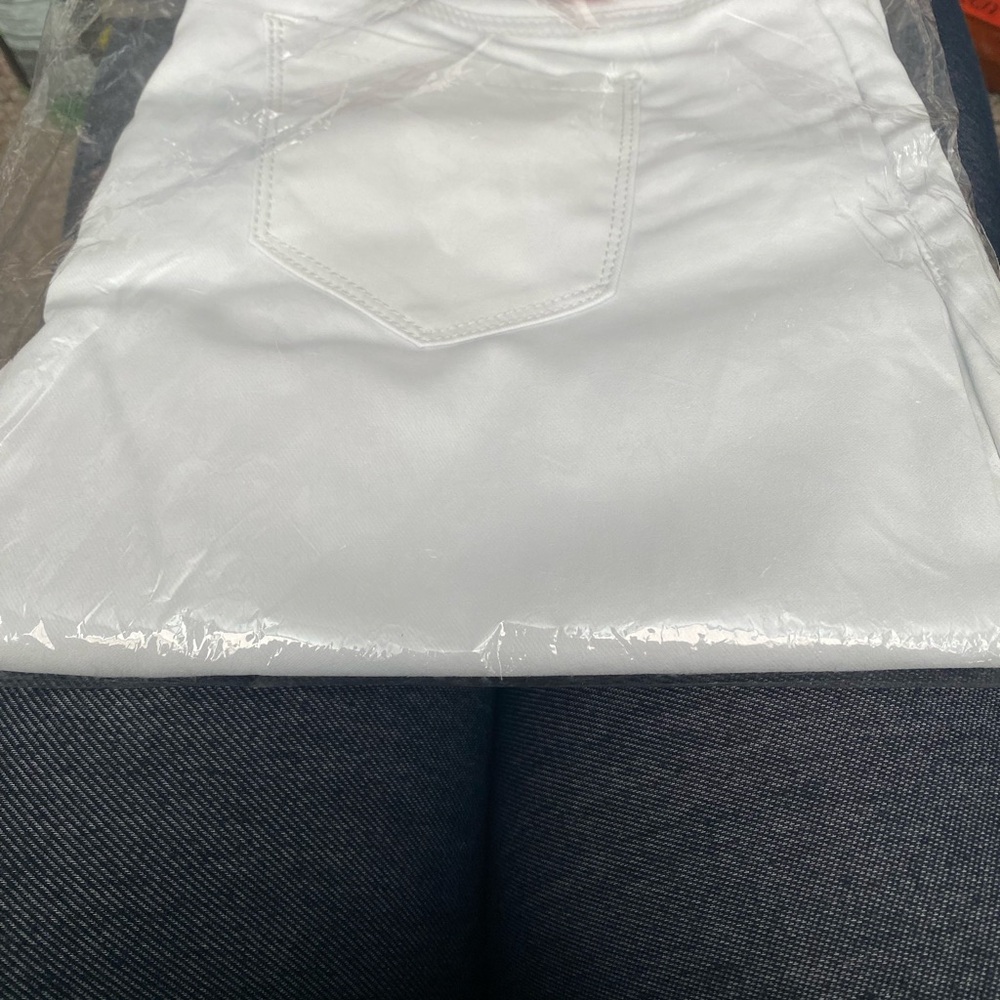Elegant White Skinny Jeans for Women